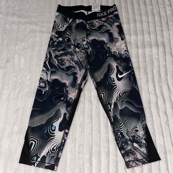 Nike Pro Crop Legging | Size Small - Picture 1 of 9